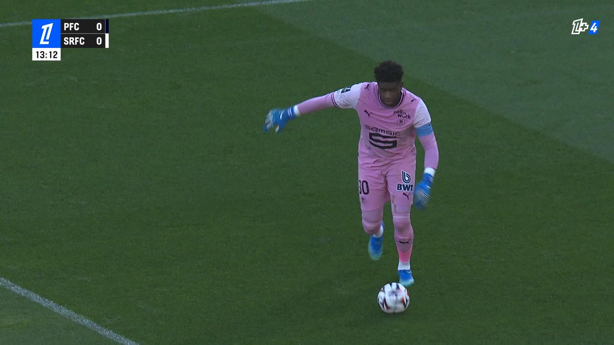 🪄 LA FINESSE DE MAXIME LOPEZ !! 1er but de la saison pour le milieu parisien sur cette grosse erreur de relance rennaise ! 🥶 #PFCSRFC