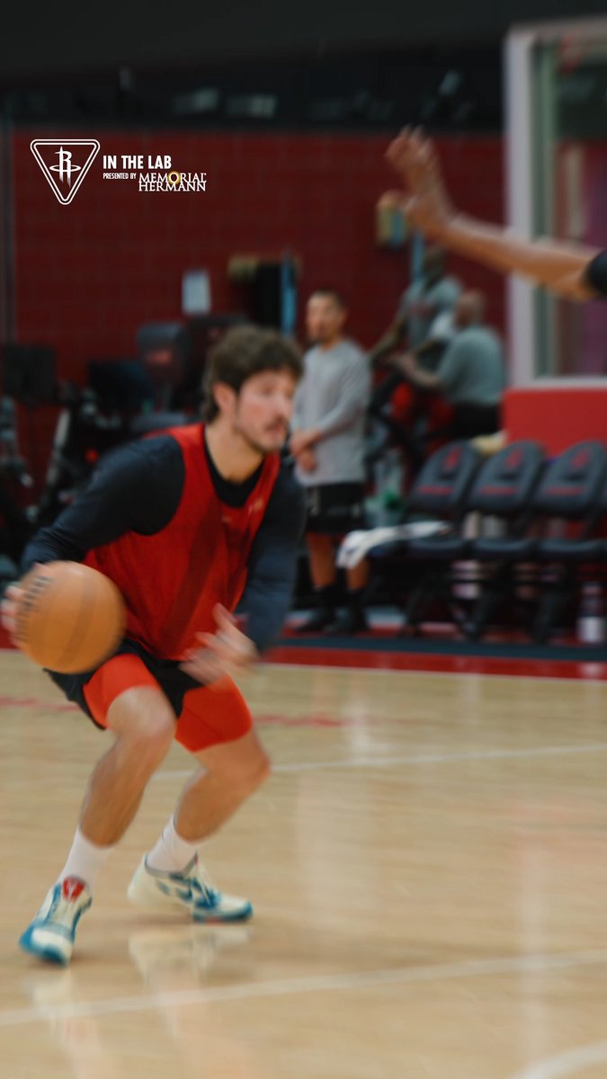 Year 3 Reed moving different 👀 @MemorialHermann | #Rockets