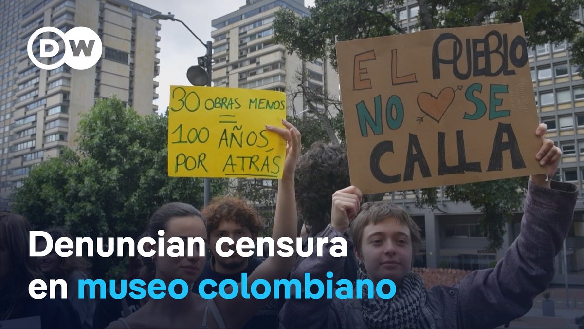Polémica en Colombia: cientos de personas protestan por eliminación de obras que abordan la memoria histórica y la diversidad Manifestantes rechazaron la decisión del gobierno de retirar 30 piezas del Museo Nacional, entre ellas símbolos del acuerdo de paz, la diversidad sexual y víctimas de la violencia política. Las autoridades sostienen que buscan evitar el "adoctrinamiento político". Los manifestantes, por su parte, lo consideran "censura".