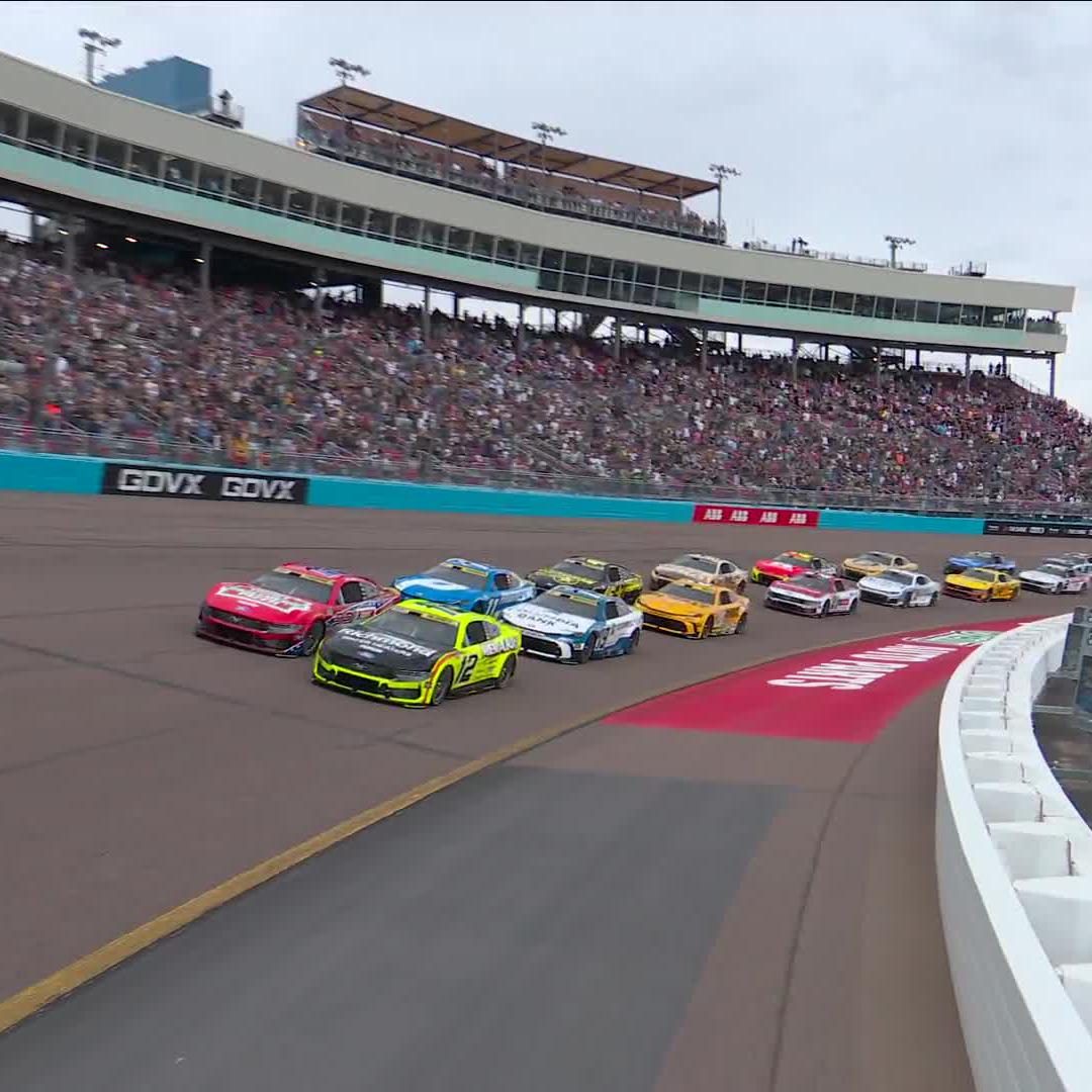 The heat is on with four races remaining in The Chase! We're underway at Phoenix Raceway, live on NASCAR on USA.