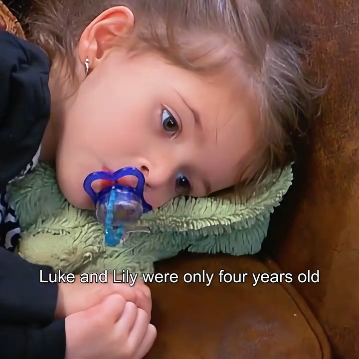 The sad story of 4-year-old Luke and Lilly, whose dependence on pacifiers has affected their lips, teeth and speech. Their mom couldn't bare them crying so she makes sure they have their pacifier all the time. Their story has divided the internet, with some calling their mom lazy while others argue that parenting isn't easy at all 🤔🙄