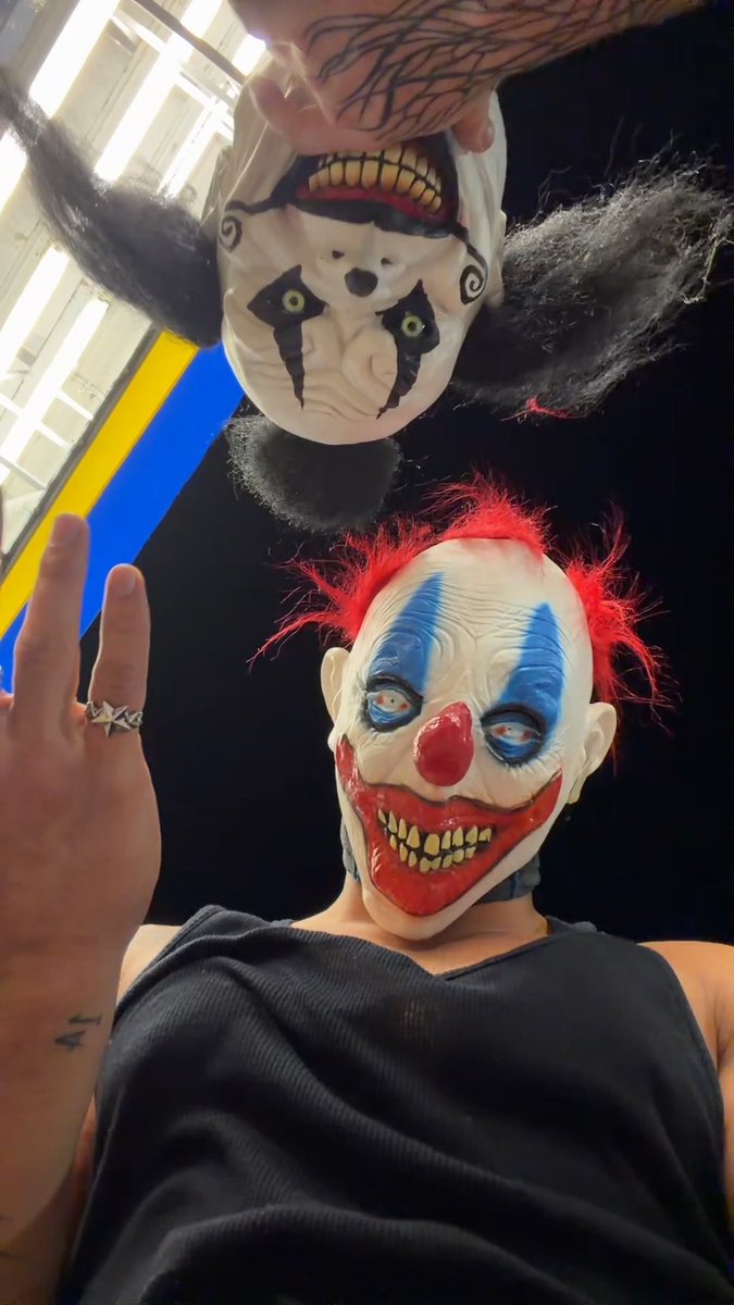 Double the face paint for you 🫟🤡🫟 s1kmagic