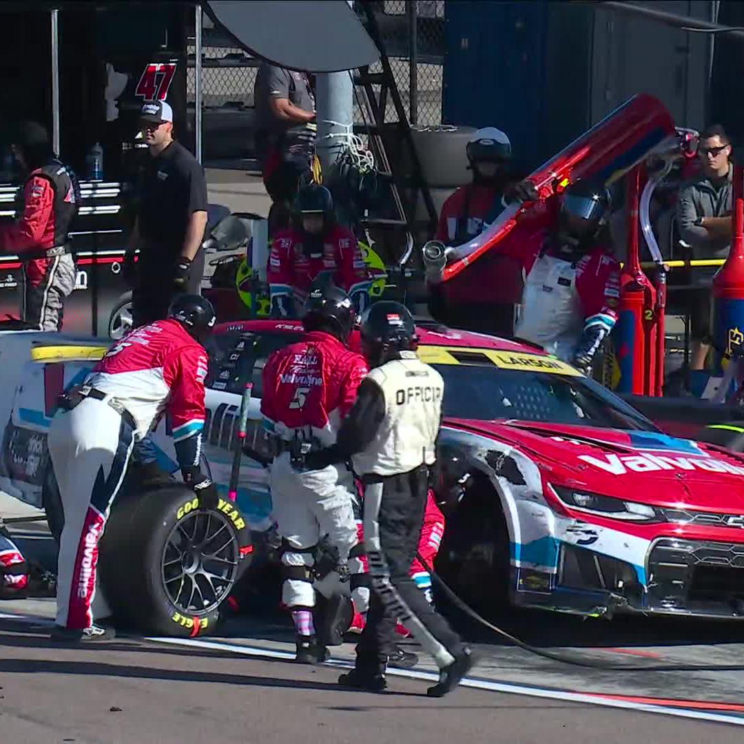 Major championship implications! Points leader Kyle Larson gets into the wall and sustains heavy damage.