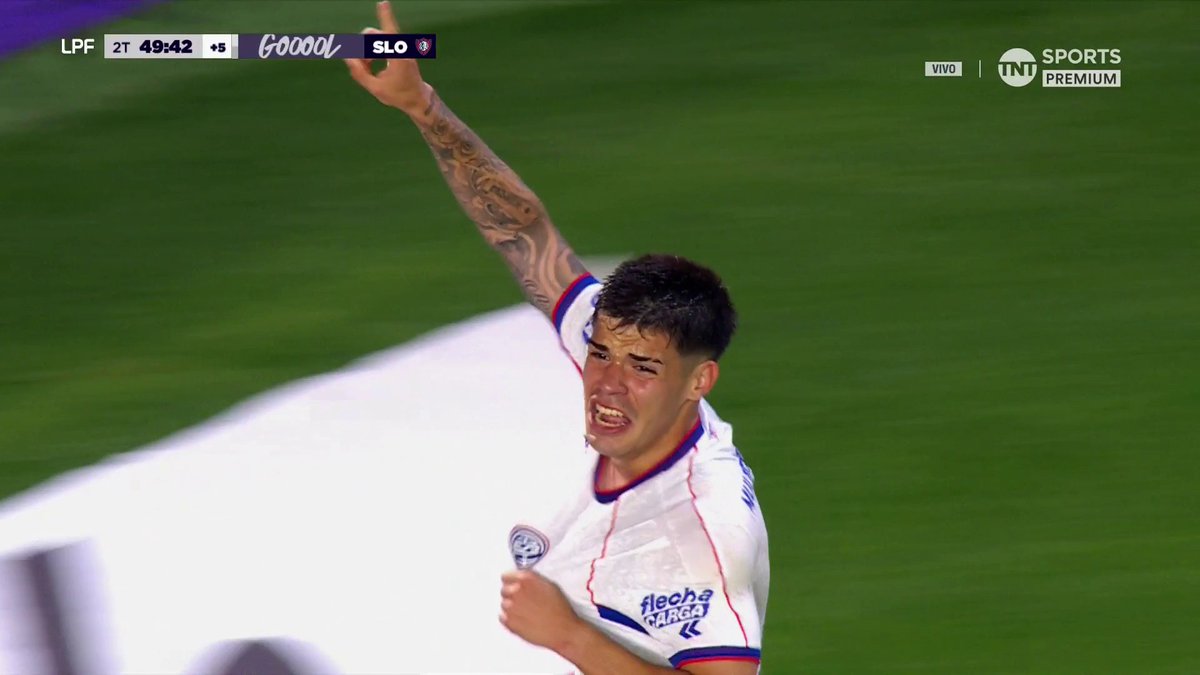 GOLAZO DE GULLI PARA GANARLO SOBRE EL FINAL El mediocampista de San Lorenzo sacó un zurdazo hermoso para clavarla en el ángulo y poner el 2-1 agónico ante Estudiantes. #LPFxTNTSports