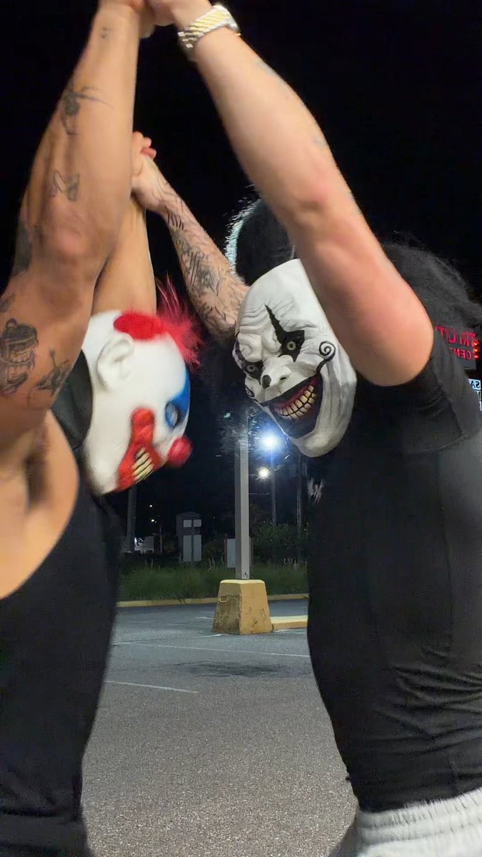 We promise you’ll leave Clown Paris with a Big smile on your face 😁😈 s1kmagic