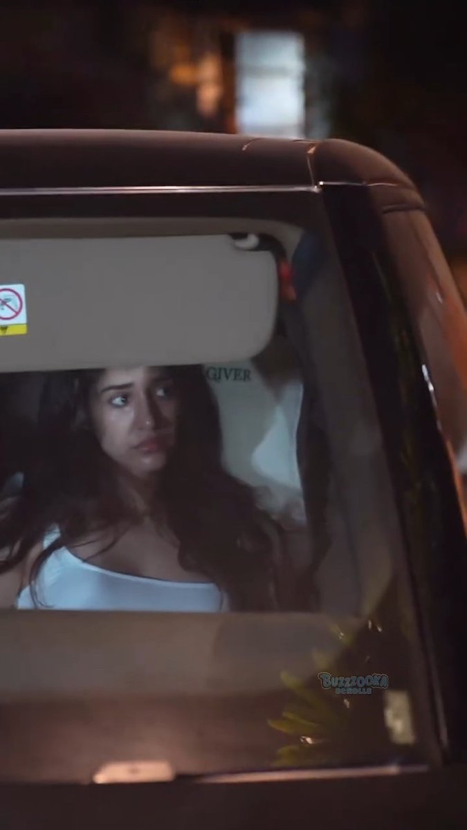 Disha Patani visits Tiger Shroffโs residence ๐ Look at her face, she looks so sad ๐ญ๐