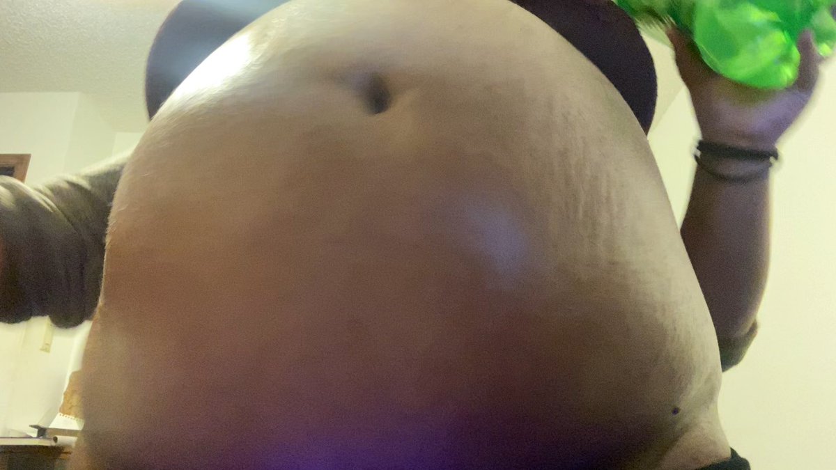Thick ass cake shakes aren’t enough, dumping .5L soda on top of 2.5L cake shake & 2L warm water after dinner. Just burping endlessly as that fattening slop painfully swells inside my tight stretchmarked belly.. #fat #bigbelly #feedism #feedee #fatbelly #bellyinflation #pregnant