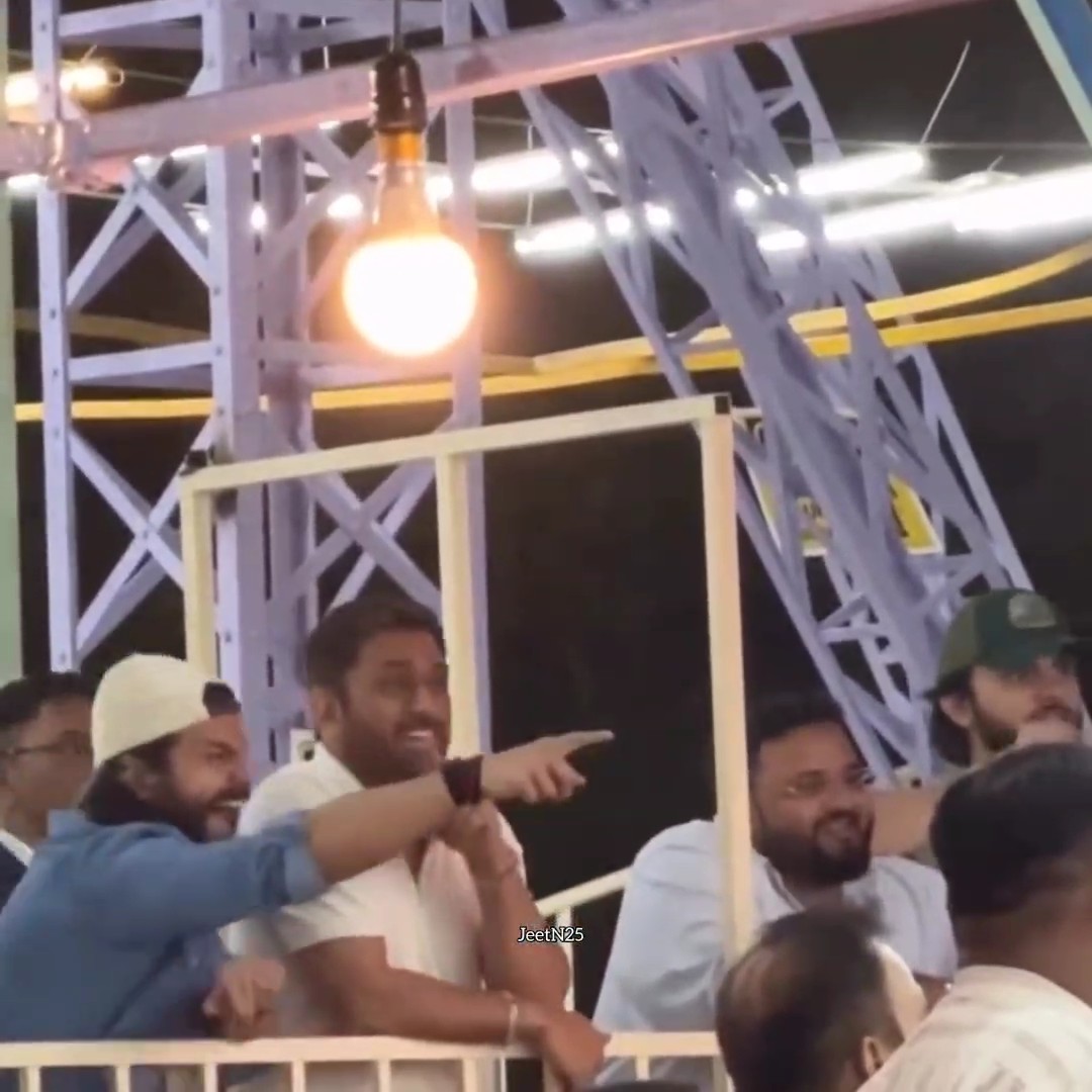 Ambani's only can do this 🤣🔥 MS Dhoni , Veer Pahariya , Anant Ambani and friends enjoying rides in jamnagar. - MS dhoni last night was in chill mode . Had a ice cream then enjoyed dragon ride then break dance ride . Look at reaction of Dhoni on break dance ride . Even bodyguards can't control their laugh 🤣🤣