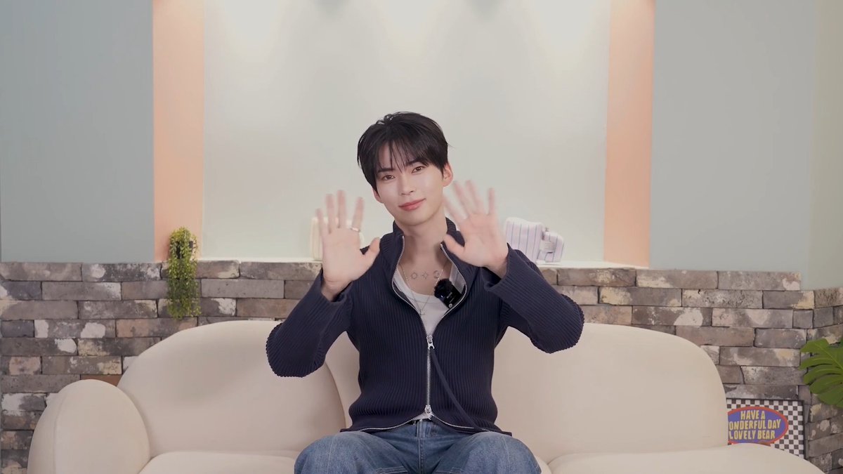 #SUNGHANBIN 1st EP [DEAD:ALIVE] 絶賛配信中🎧 恐れを前にしても立ち止まることなく、自分自身を縛っていたすべての限界を打ち破り、新たな自分へと成長していく「自己超越」の過程を描いたアルバム🔥 豪華なコメントもお見逃しなく😍 성한빈 (SUNGHANBIN) #성한빈 #UNDEAD ▶︎