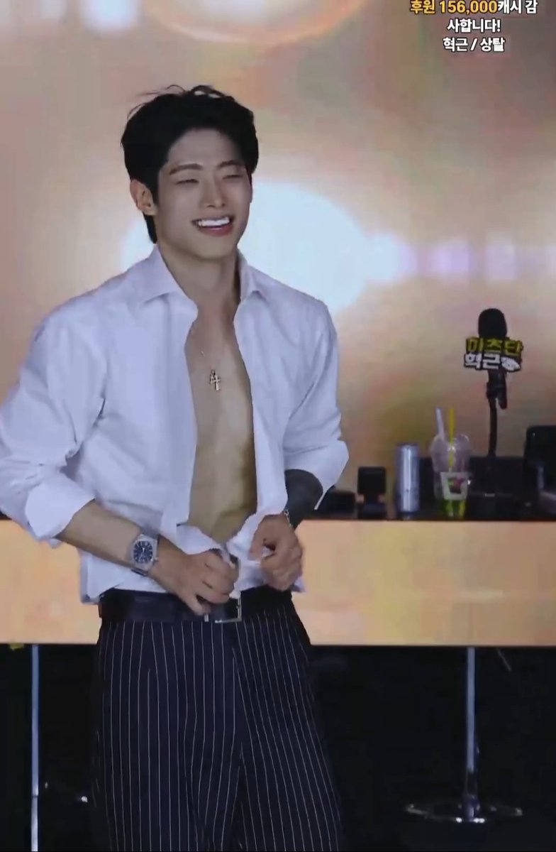 혁근 우유💦 ワイシャツ脱いでいくの良すぎる🤦