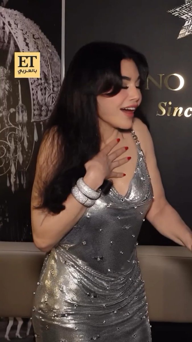 سلامة قلبك من النقزة 😹😹 حتي النقزه كلها انوثه وغنج 😭🥹 #HaifaInMrLebano Haifa Wehbe