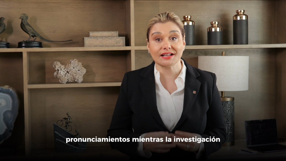 Hoy quiero hablarles con mucha claridad sobre el caso del exfiscal. En abril creamos una Unidad Especializada en la Fiscalía del Estado para investigar los hechos de El Pinal con total transparencia. Esa unidad concluyó sus investigaciones y el caso ya fue judicializado. La Fiscalía hizo lo que le corresponde; ahora decide el Poder Judicial. Nadie que haya servido en mi gobierno está por encima de la ley. Aquí no se protege a nadie ni se persigue a nadie. Vamos a seguir combatiendo al crimen con toda la fuerza del Estado, siempre dentro de la ley y por el bien de las familias de todo Chihuahua.
