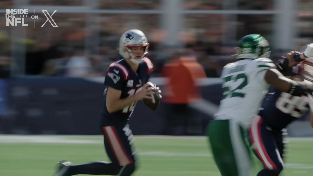 "Hunt!" Drake Maye found Hunter Henry a few times while he was on the run 😎 @insidethenfl Week 6 Mic'd Up on X