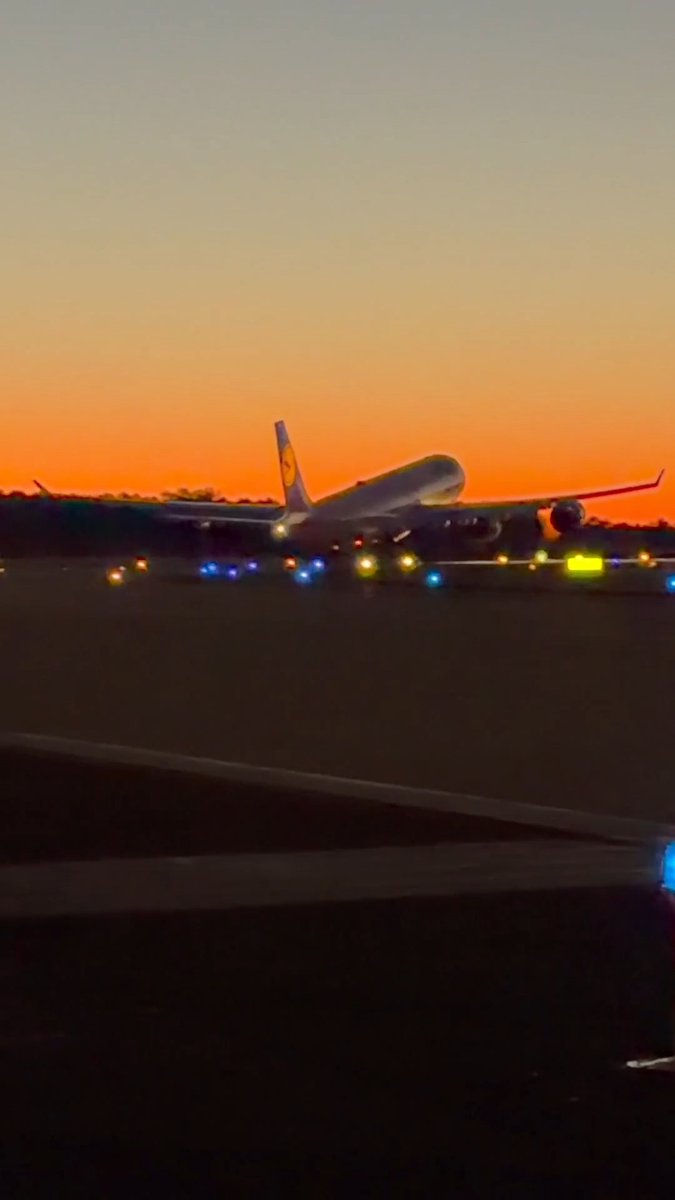 The final two Lufthansa A346 flights departed yesterday. Farewell to this legendary aircraft. It was an honor to send her off into the sunset. 🥹💙✈️