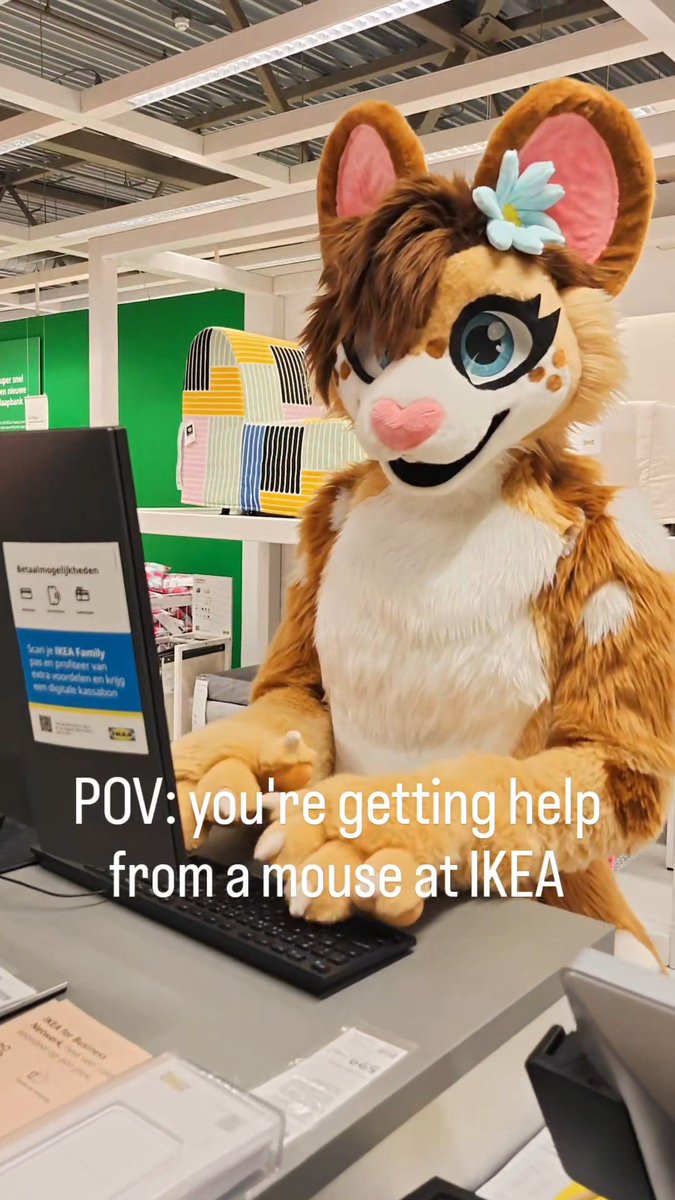 Hi how can I help you today? 👀