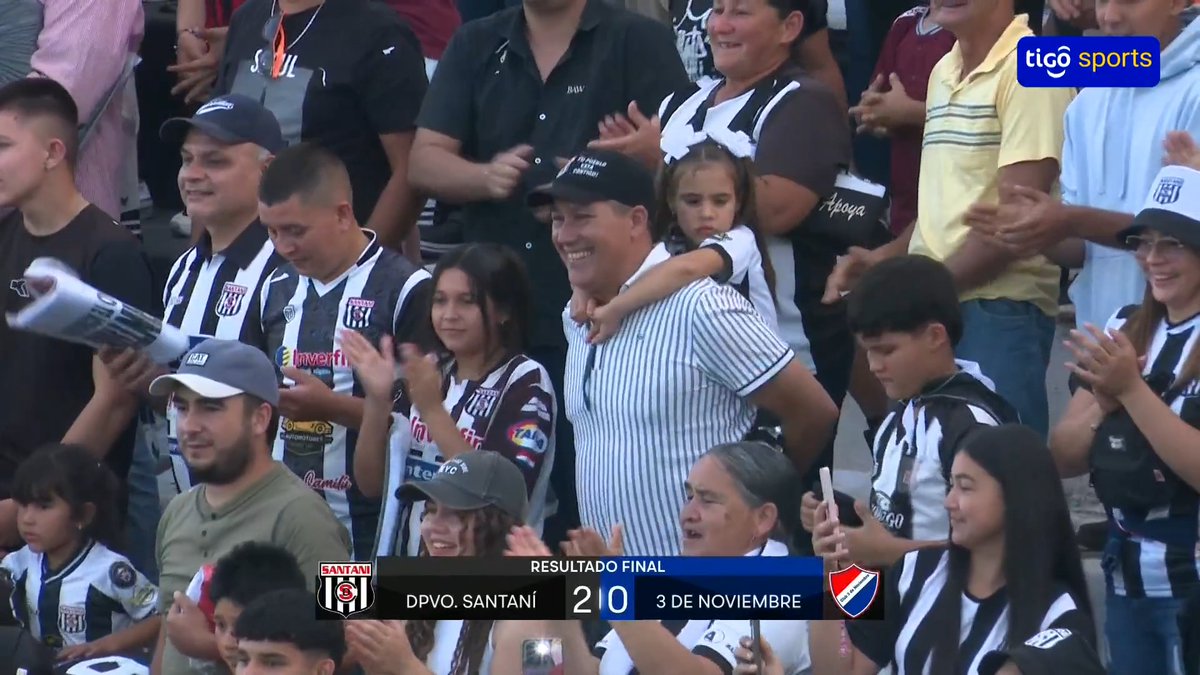 ¡BIENVENIDO A LA PRIMERA! 👏Así se vivió el momento glorioso para Deportivo Santaní⚪️⚫️. El instante en que el árbitro Juan Gabriel Benítez marcó el final del partido y se concretó el retorno del Albinegro a la Primera División. #IntermediaAPF