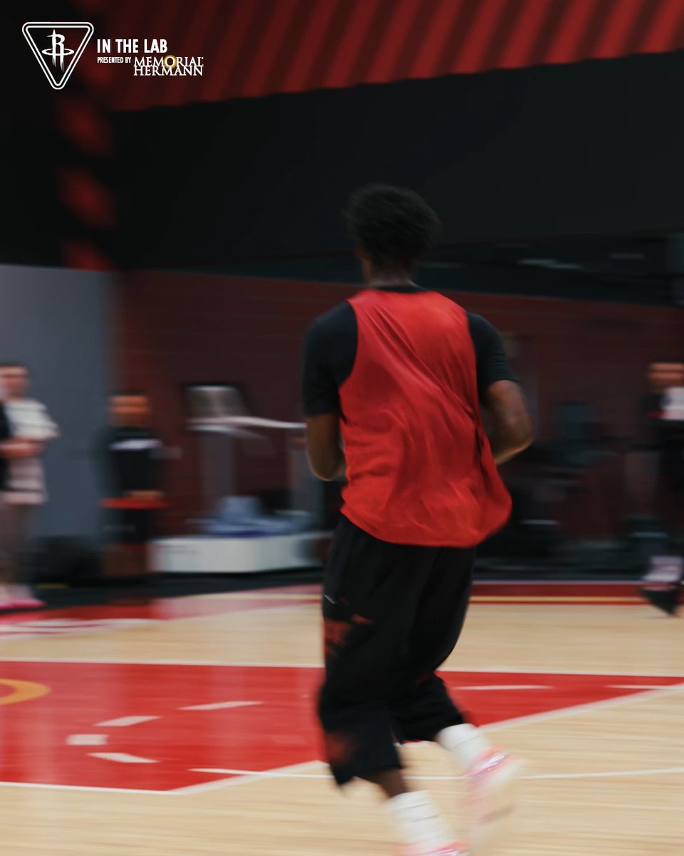 TWO more days 'til the real deal 🤝 @MemorialHermann | #Rockets