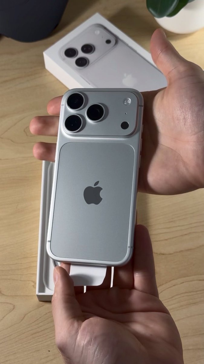 Unboxing the iPhone 18 Pro in Silver 🔥