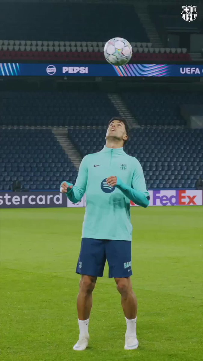 Cancelo makes it look too easy ⚽️🐧
