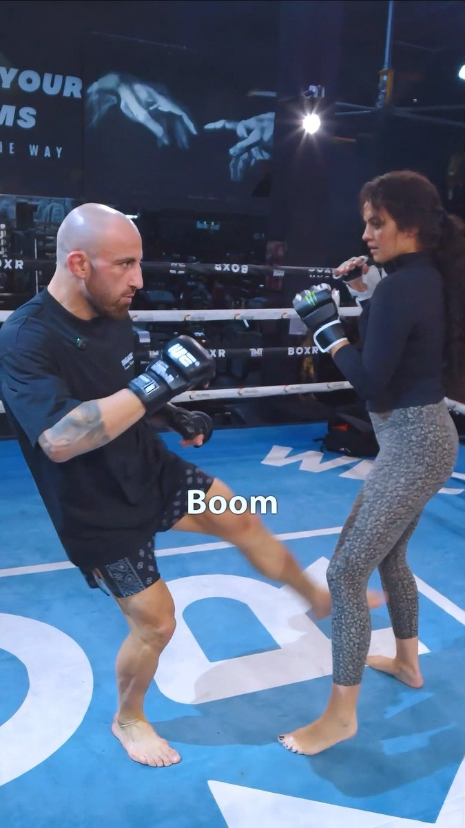 UFC Champion Alexander Volkanovski teaches Nina Drama how to fight