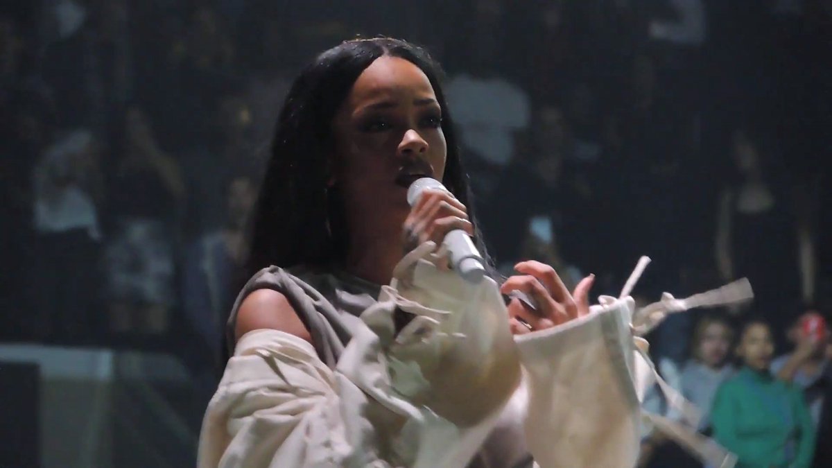 this anti tour version of love the way you live is so good