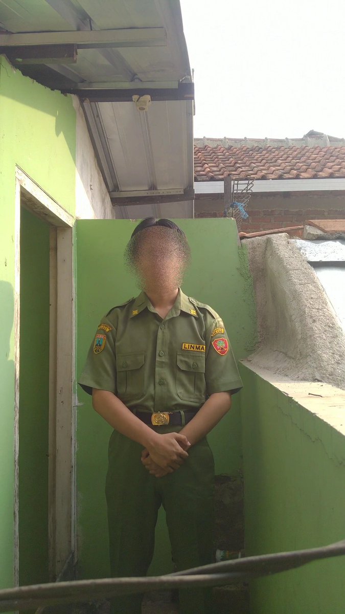 Seragam Linmas dulu bahannya licin halus lembut, seragaman terus. #justforfun #cosplay #fetishseragam