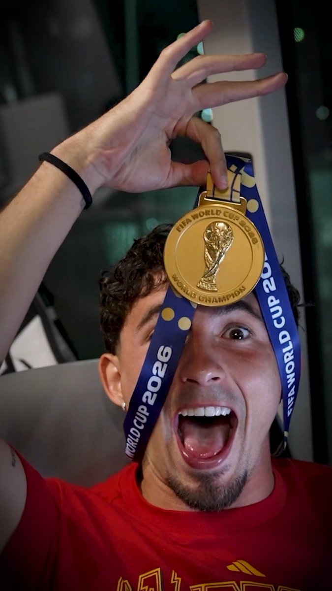 Ha pasado por todas las categorías de la Selección Española Masculina de Fútbol hasta convertirse en CAMPEÓN DEL MUNDO este verano con tan solo 23 años. 🎂 Hoy cumple una vuelta al sol más. ¡¡Disfruta de tu día, yeremy jesús pino santos 🇮🇨!! #VamosEspaña