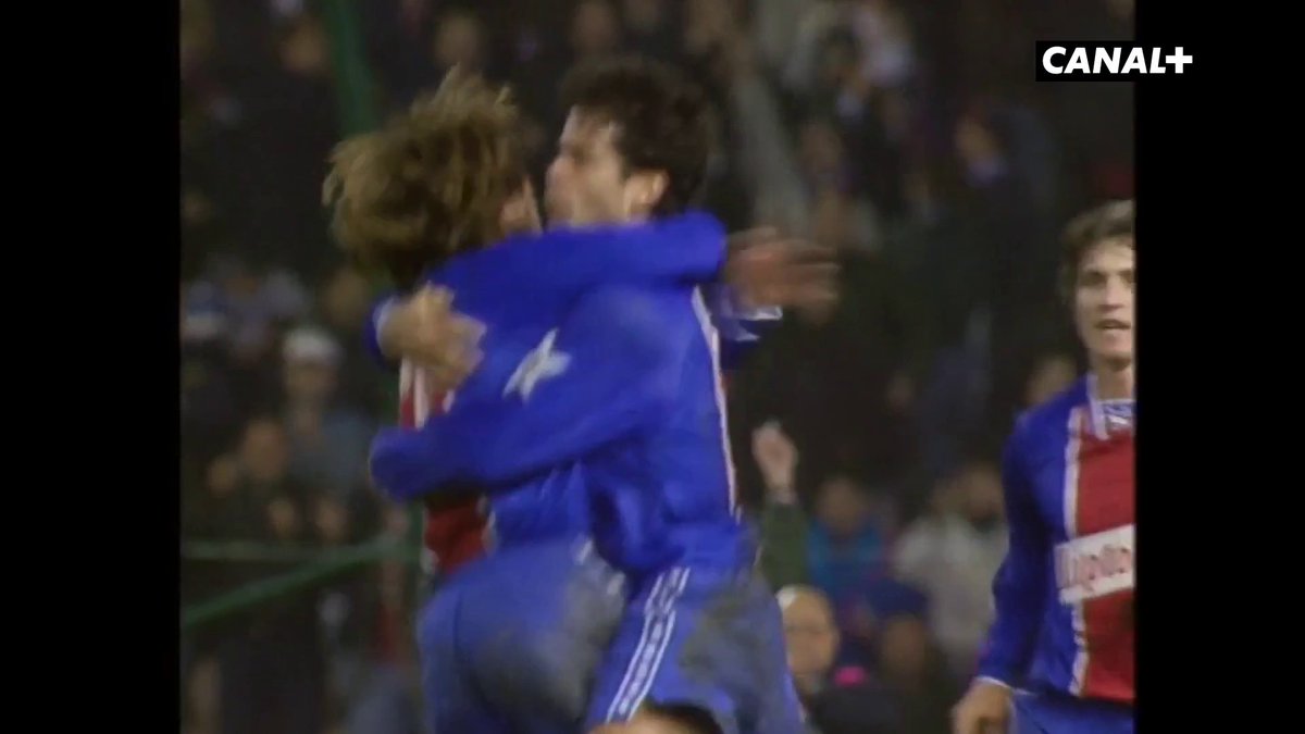 ⏪ Retour en 1995 quand le PSG de Raí renversait le Barça au Parc ! PSG / BARÇA, c'est ce mardi à 21H00 sur CANAL+Foot et GRATUITEMENT en multi-live sur SPORT+ avec l'app CANAL+ 📲 #PSGFCB | #UCL