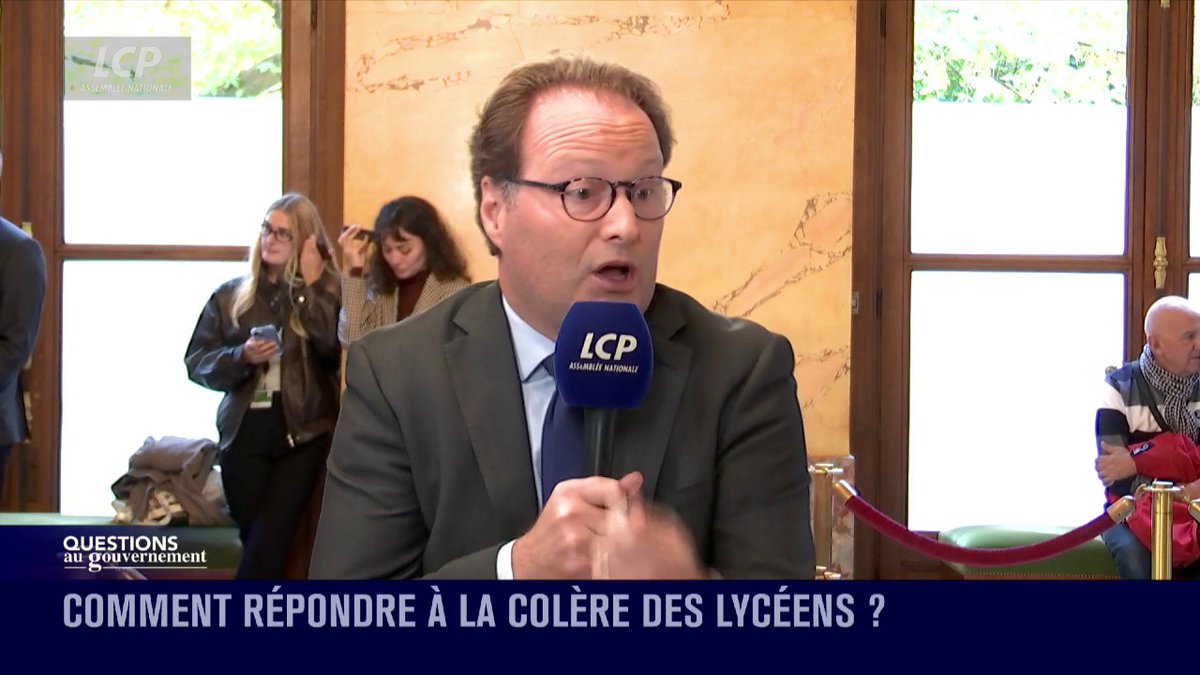 "Quand on va dans une manifestation, on est dans une démocratie, on ne porte pas de masque, c'est simple", déclare Sylvain Maillard #QAG