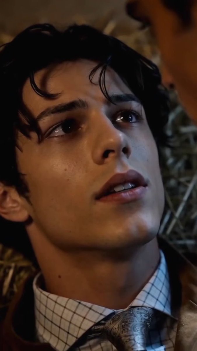 discussion time i was disappointed with arian here. when caleb asked about lucien, arian replied, “he isn’t exactly the person i thought he was.” you can see caleb pause before replying, already putting his walls back up. (cont)