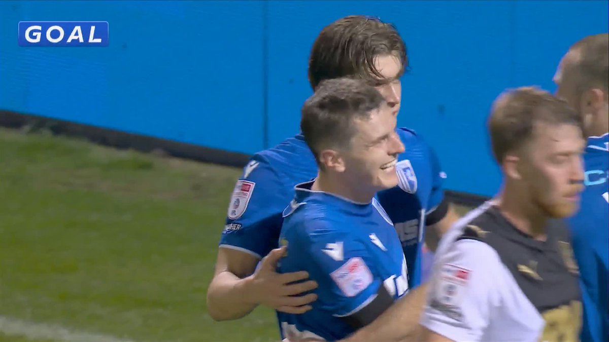 Ronan Hale makes no mistake from the spot! 👏