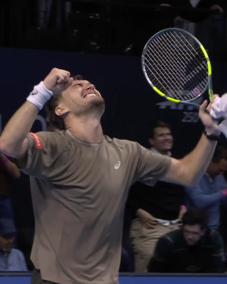 Down but NEVER out 🫡 Raphael Collignon comes back from a set down to register his first tour-level victory since July in Gstaad! 🔙 #BNPPFEuropeanOpen