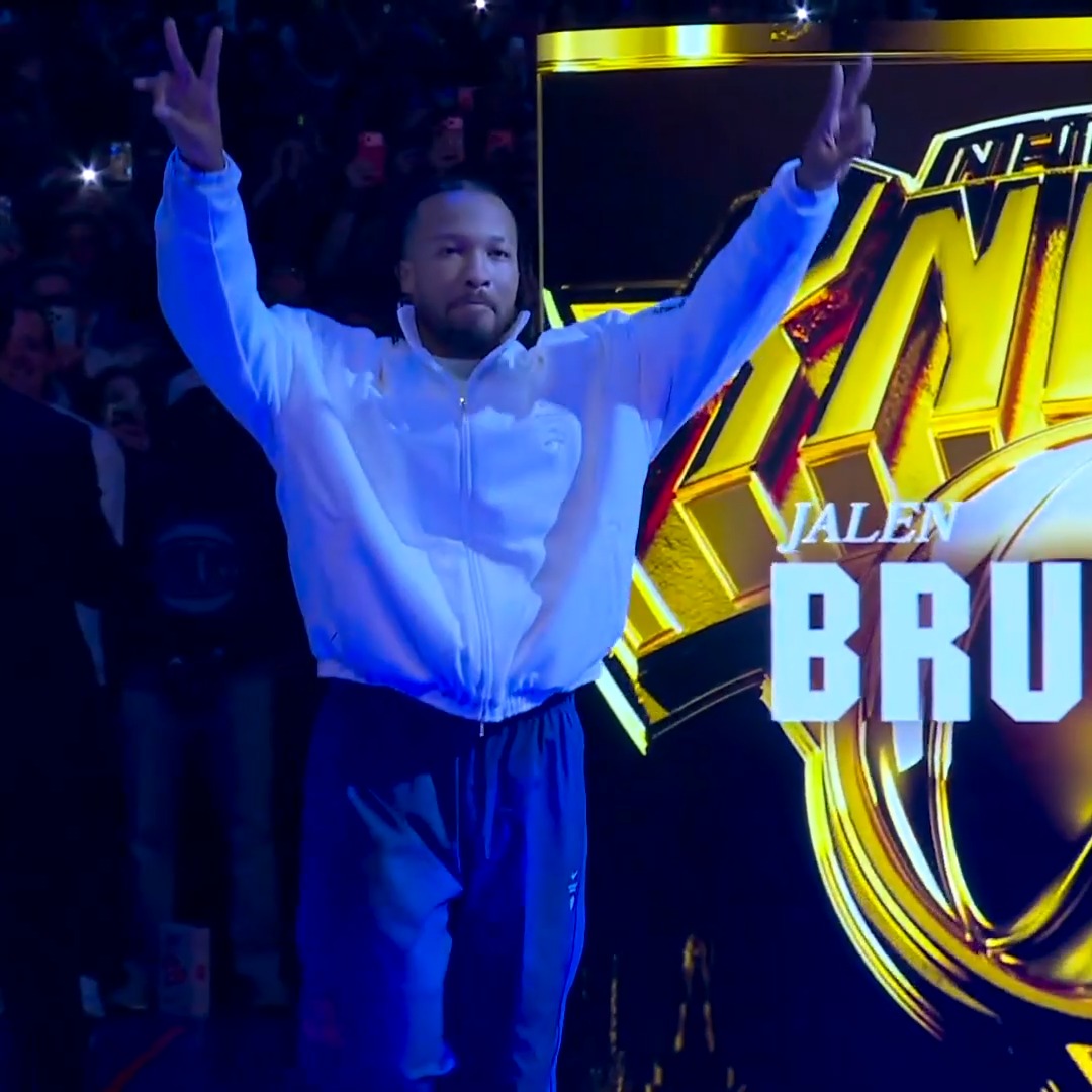 Finals MVP Jalen Brunson receives his championship ring! 💍