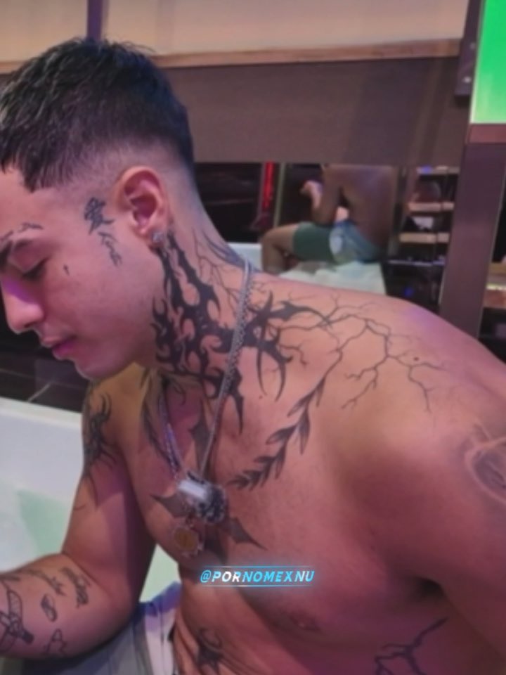 Naim Darrechi es un pendejo que dejo de hacer porno, pero sigue siendo un machote morboso, cabrón, debería hacer videos donde haga orinar a sus putas, que las haga explotar de squirt por sus embestidas 😈🔥 #porno #morboso #naimdarrechi #gay #fetiche #morbo #men #sexo #verga