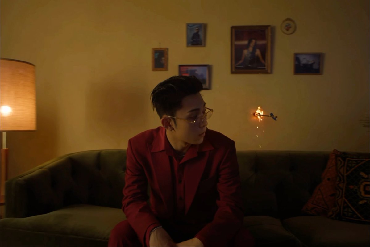 RAPPER KIM RYUL AAAAAH ON REPEATTTTT Here we go Shawty keep it low You already know Head to toe I be drippin’ so All I need is you #률 #RYUL #롱샷 #LNGSHOT #LNGSHOT_MASTERPIECE