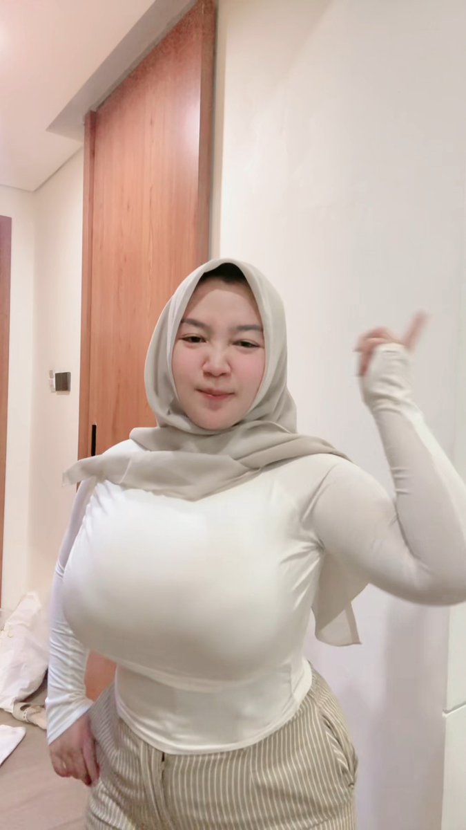 Asik bangeTT goyiangnya