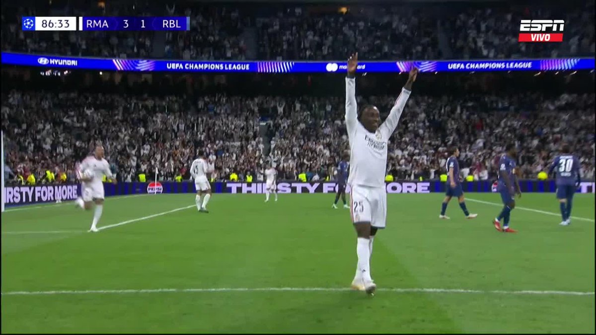 ¡¡¡NO HAY PALABRA PARA DESCRIBIR LA LOCURA QUE HIZO DIOMANDÉ!!! ¡¡INFERNAL VOLEA Y GOLAZO PARA EL 4-1 DE REAL MADRID VS. LEIPZIG!! 📺 Toda la #UCL por ESPN en el Plan Premium de #DisneyPlus