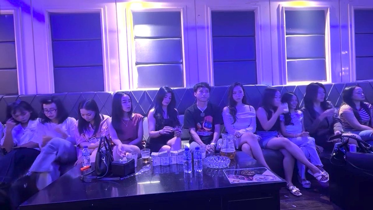 Made $1M today, so they told me to pick a few women to spend some time with I decided to take all 10 just to see if I’d feel something