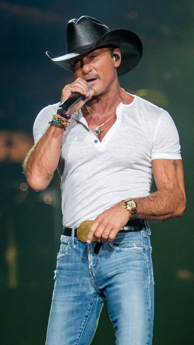 Tim McGraw fought back tears as he was formally inducted into the Country Music Hall of Fame in Nashville, Tennessee on Sunday. #TimMcGraw #CountryMusicHallofFame #FaithHill