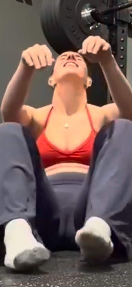 That form is bad, she’s about to hurt herself