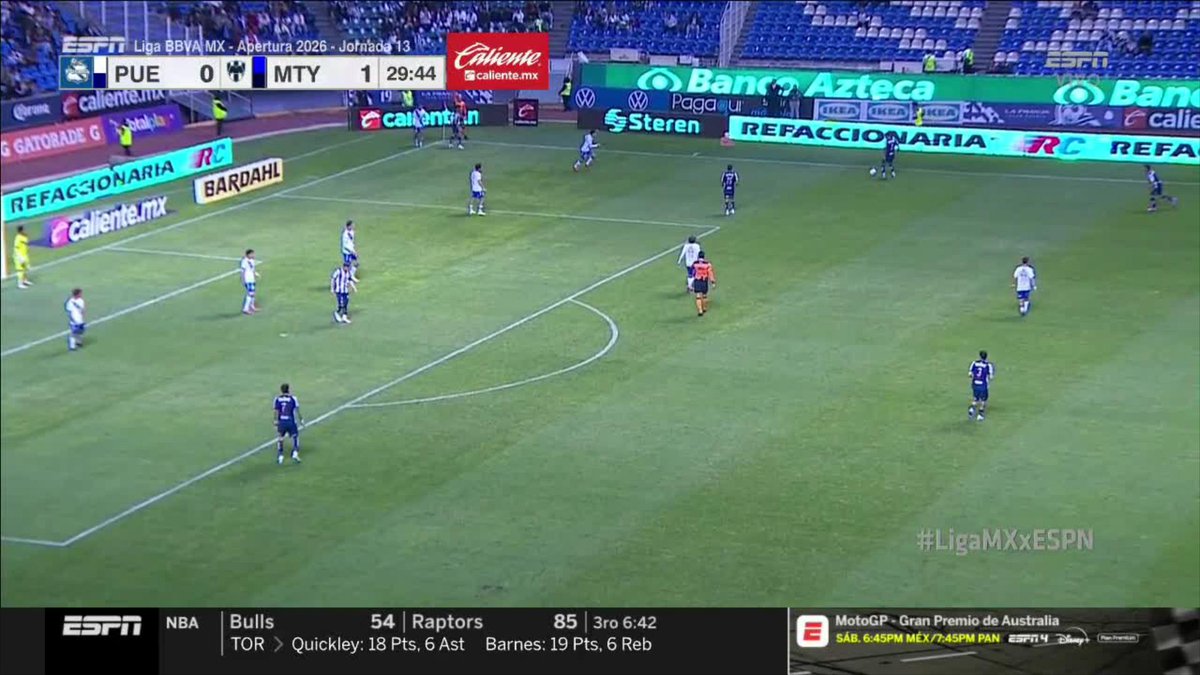 ¡Qué golazo de la Pandilla! 🔥 La recepción, la volea. ¡Llegó el tercero de Rayados cortesía de Lucas Ocampos! 🤠👏 #LaLigaDeLaAfición | #AP26 | #J13 | #PUEMTY