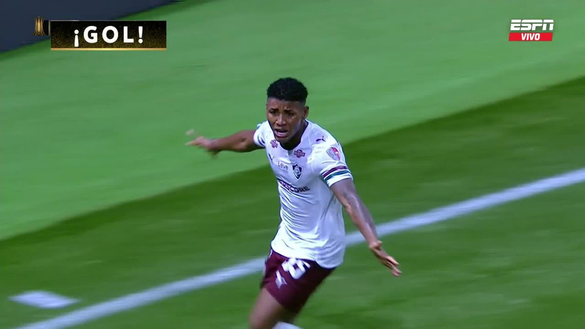¡¡QUIERE SER EL HÉROE DE FLU!! Tremendo remate de Hércules tras una gran serie de pases para que Fluminense ponga el 2-2 global vs. Palmeiras. ¡Qué final se viene! 📺 Mirá TODA la CONMEBOL #Libertadores por ESPN en el Plan Premium de #DisneyPlus
