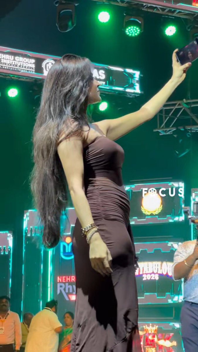 #Divyabharathi 🥵😋🤤 Ena shape uh 🥵🍑😻 #Divyabharathihot #Hotdivya #DB