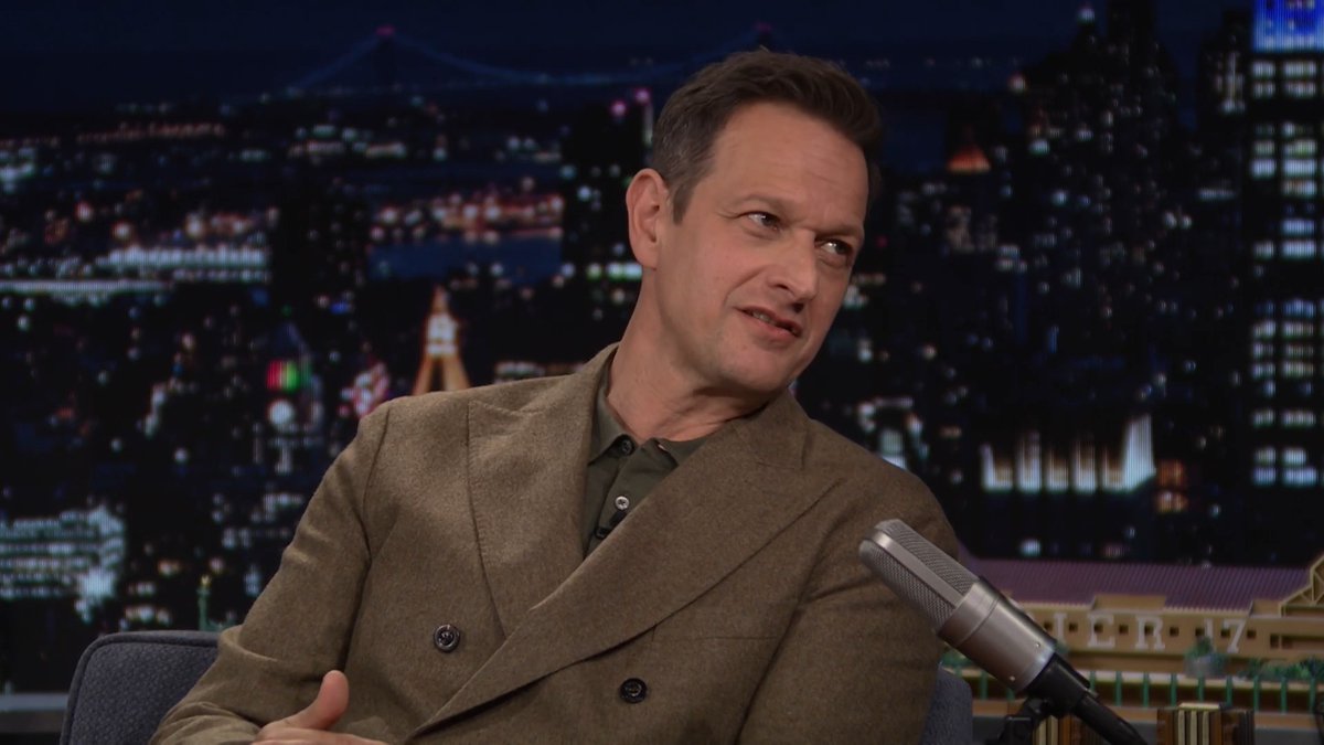 “You would not want me as a doctor.” -Josh Charles on if playing a doctor in Best Medicine has taught him any real-life medical skills 😭 #FallonTonight