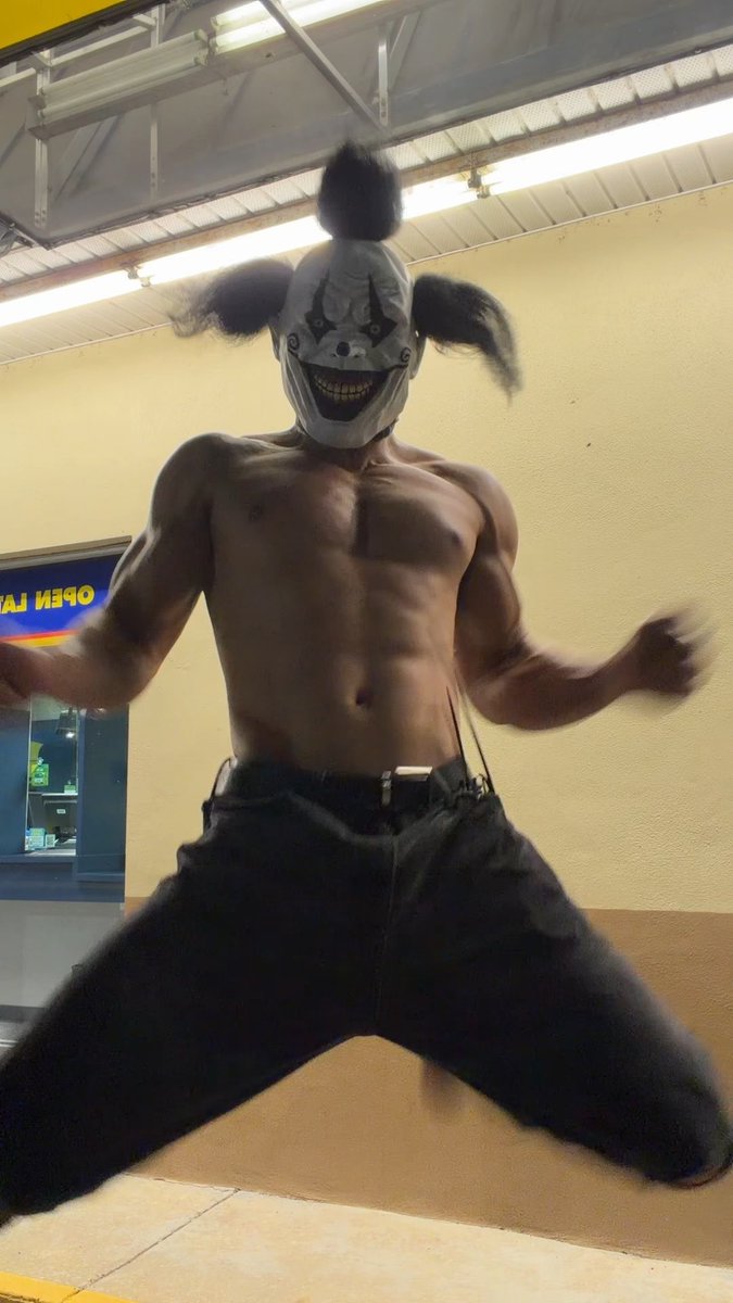 I triple clown 🤡 dare you to come ride my Biggest attraction