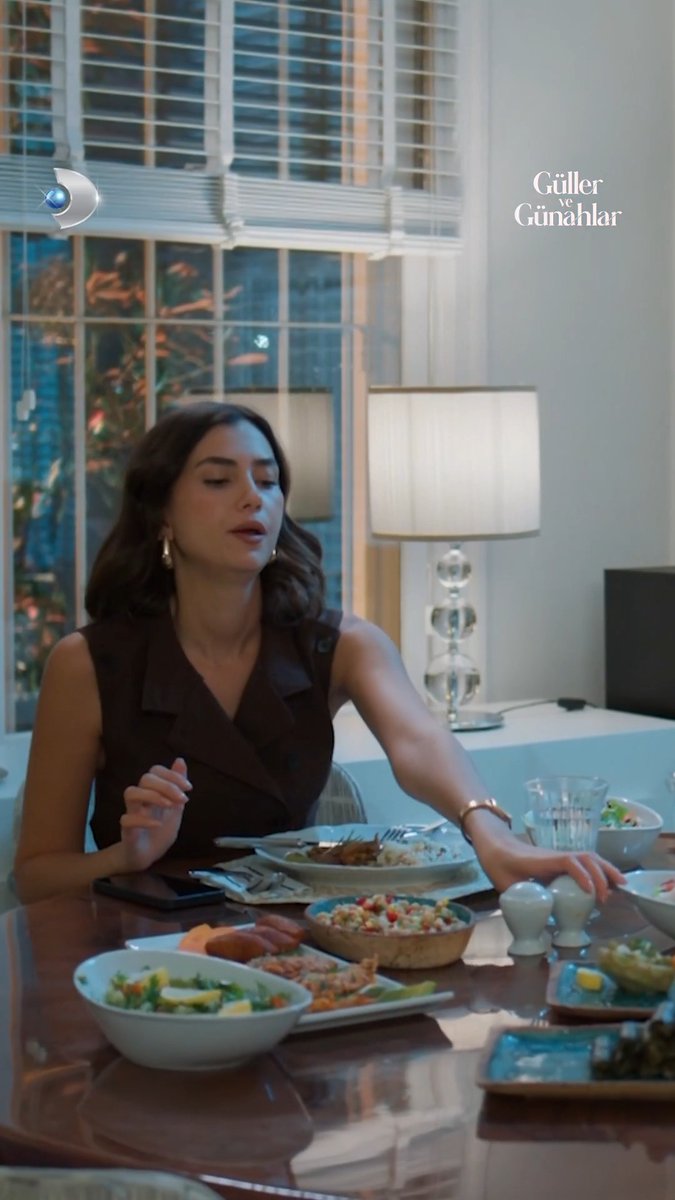 Cihan’dan Azra’ya tuzluk testi! 😲 #GüllerVeGünahlar yeni bölümleriyle her cumartesi 20.00’de #KanalD’de! 💙