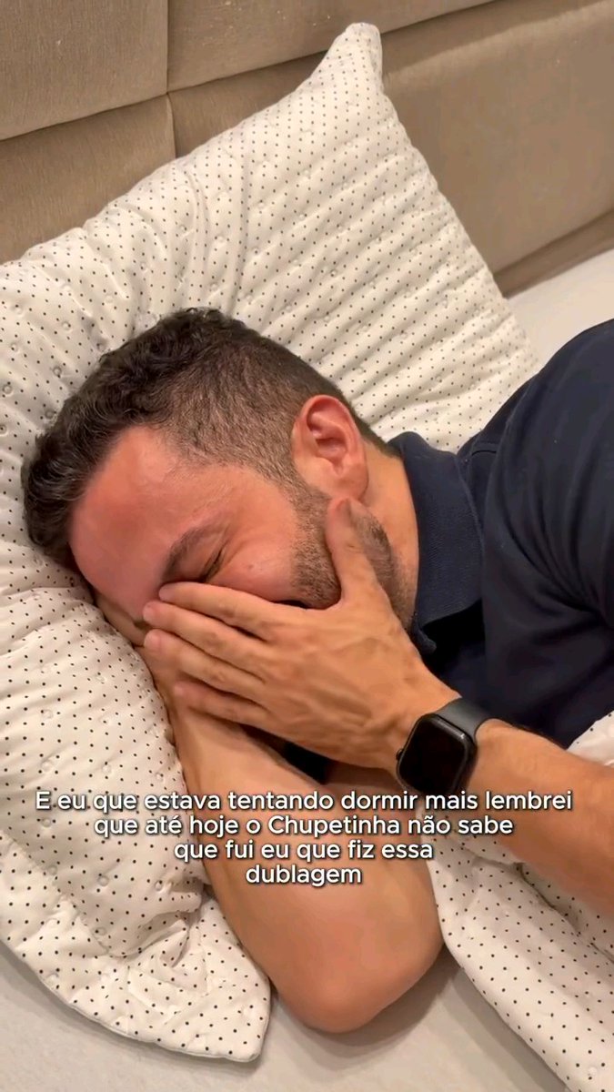Tudo é perfeito nesse vídeo! E ele completo fica ainda melhor! O Janones dublando, ele mandando um "cala boca e fala logo". E no final "verdade, verdade... parabéns, chupeta!" 🤣🤣 Esse vídeo é um patrimônio do meme brasileiro! André Janones