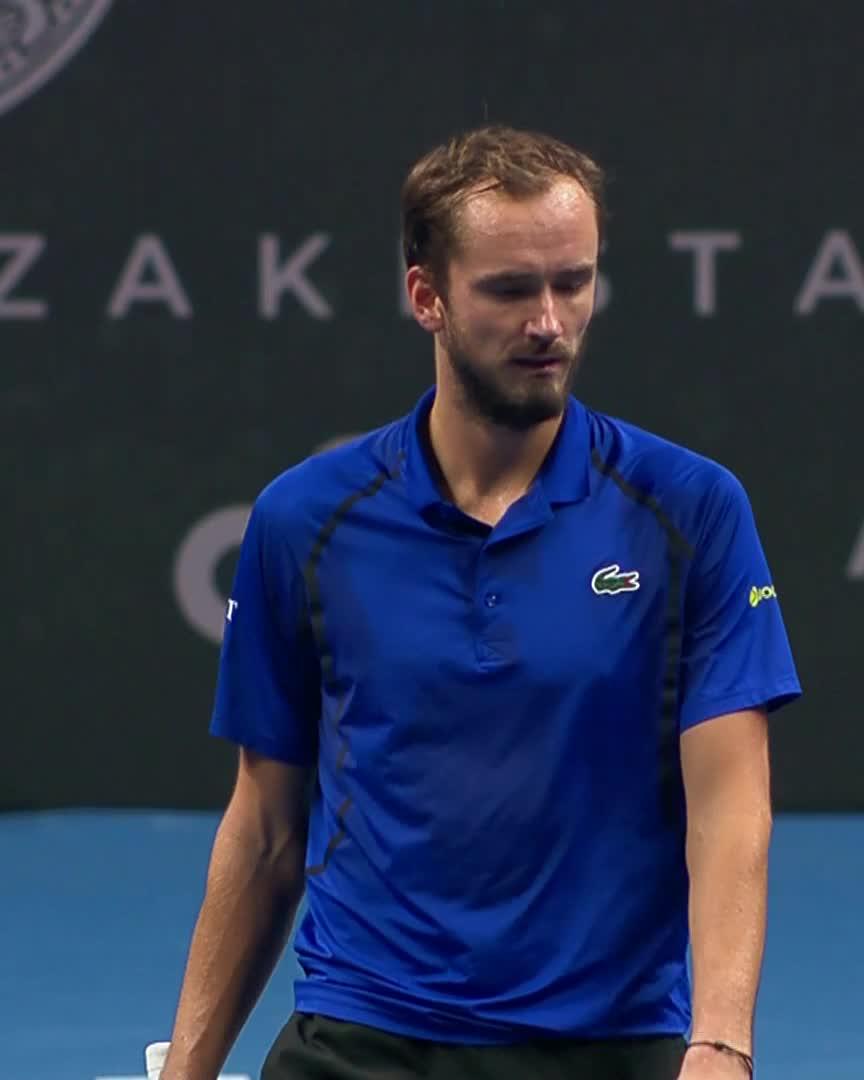 Quick day in the office 🏢 Defending champion Daniil Medvedev eases past Shimabukuro 6-2 6-1 in 52 minutes! #AlmatyOpen