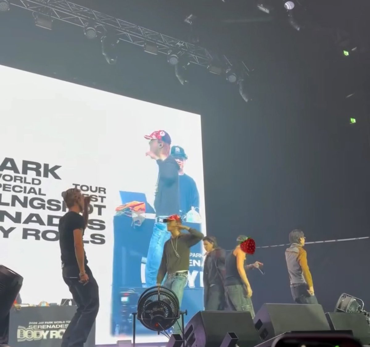 lngshot dancing to masterpiece together with jay park daymmnn its a WIN