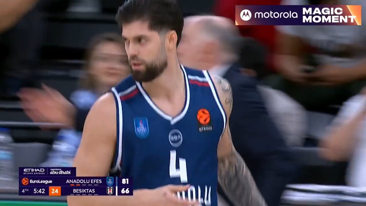 That's what we call Santi Yusta range... #MotorolaMagicMoment motorola I Anadolu Efes SK